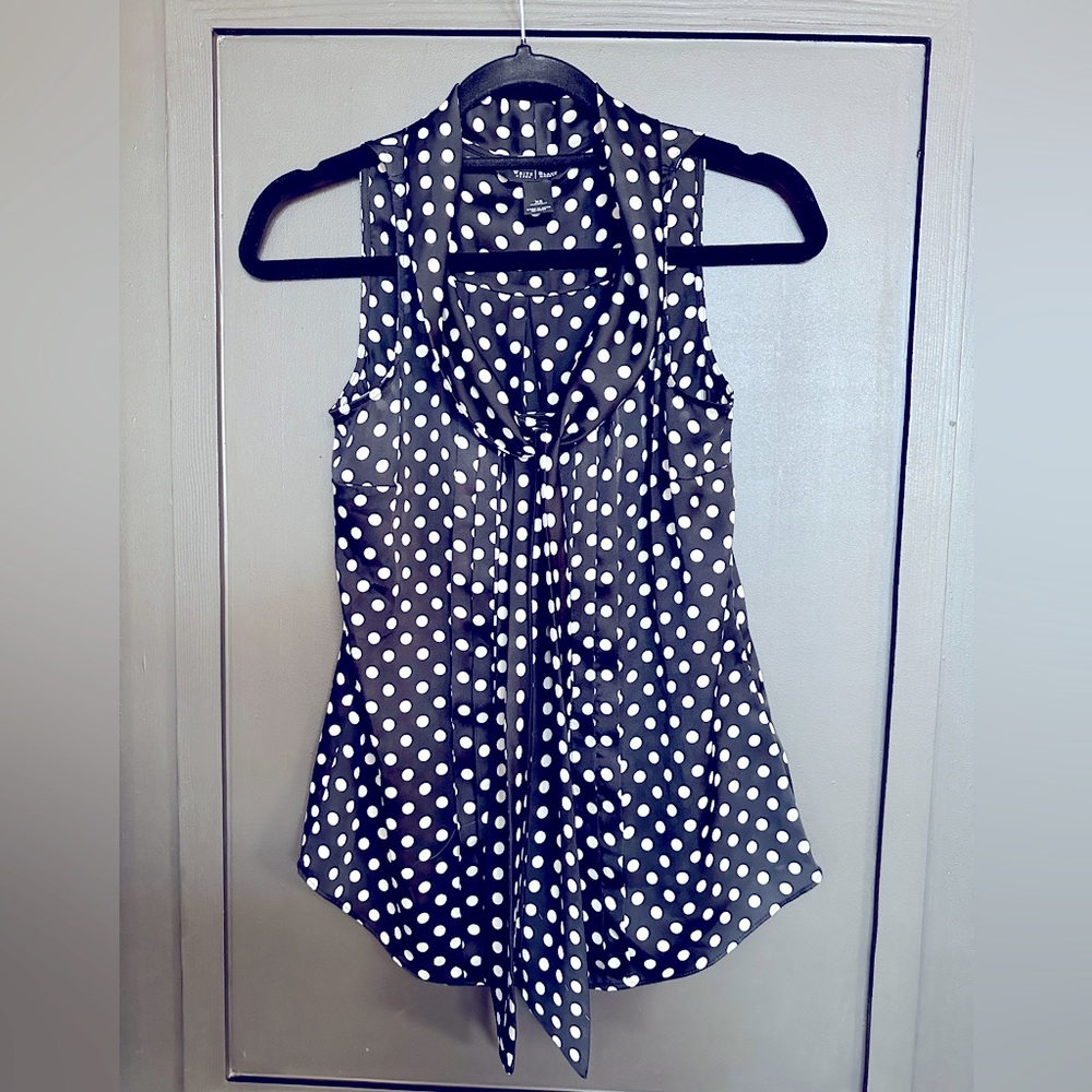 White House Black Market blouse size XS